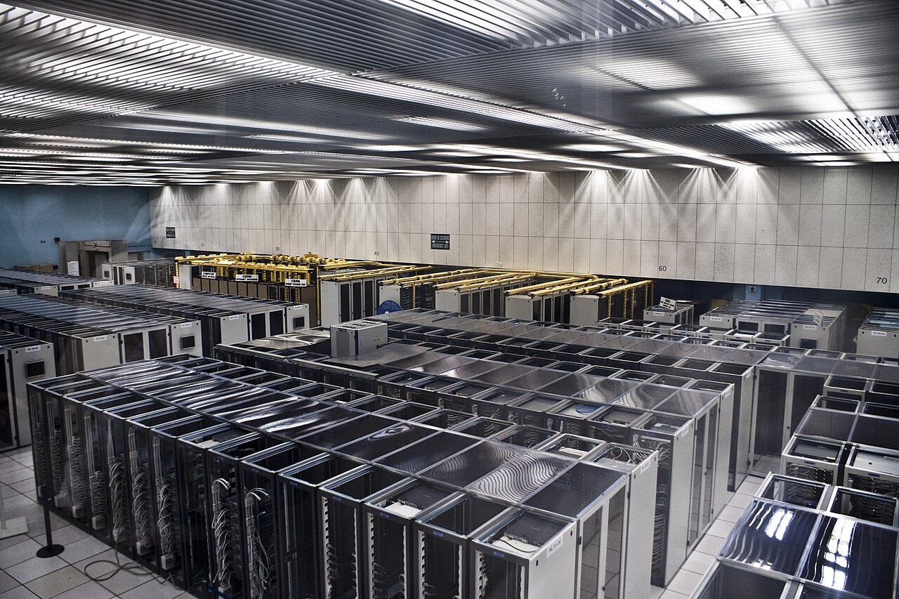 Multi-region failover for a cycling retailer