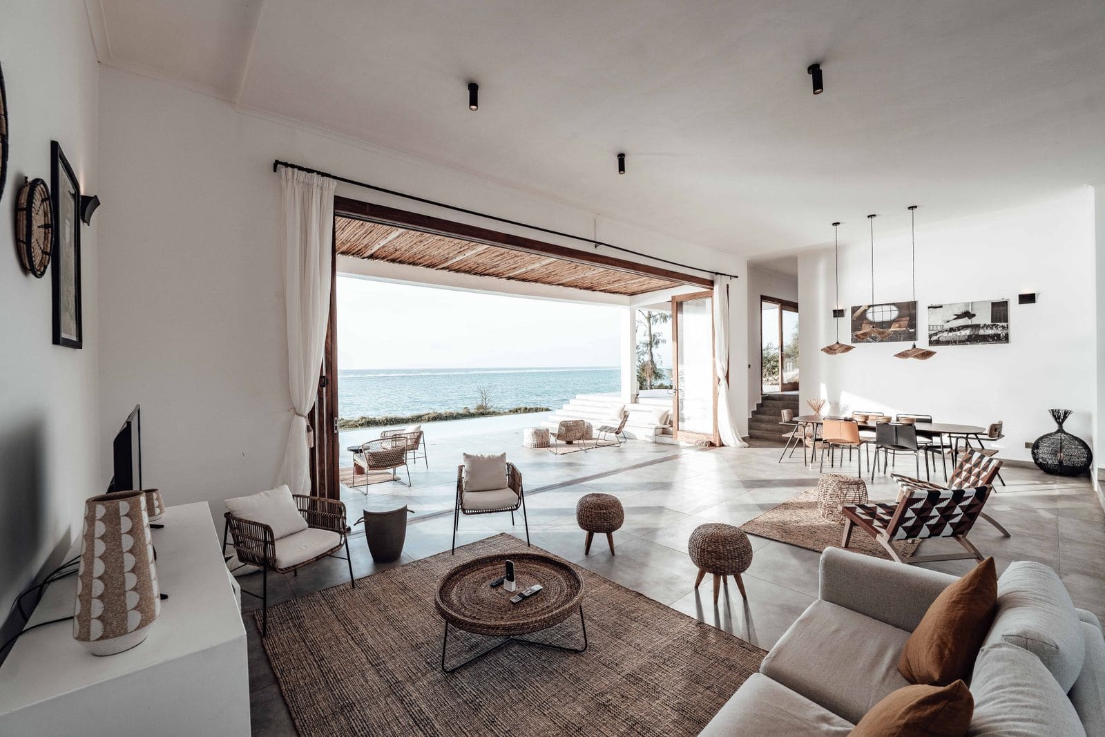 Room in a house with a view over the sea